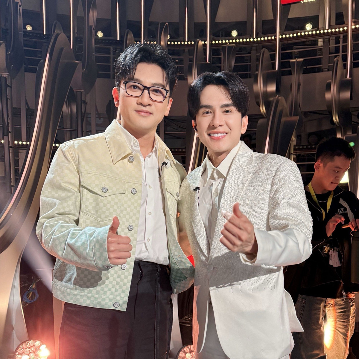 Ca sĩ Đan Trường đăng ảnh chụp cùng diễn viên Trung Quốc Tô Hữu Bằng. Ảnh: FB Dan Truong Pham