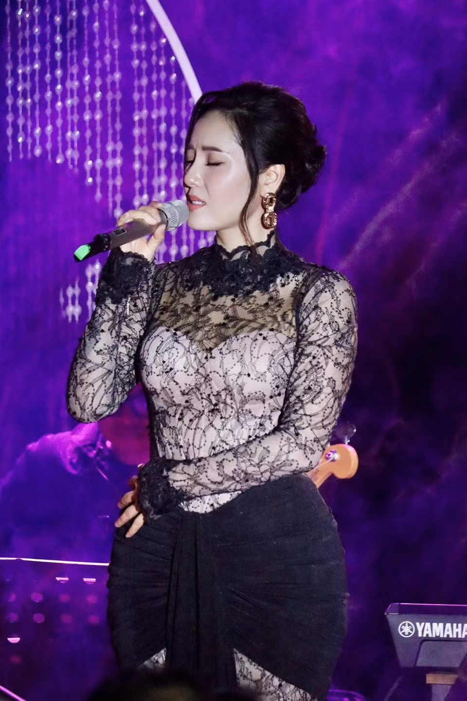 Ở tuổi ngoài 40, Phương Linh vẫn chưa lập gia đình, kín tiếng trong chuyện tình cảm. Điều này làm nhiều khán giả bày tỏ sự tò mò. Ảnh: FB Tran Phuong Linh