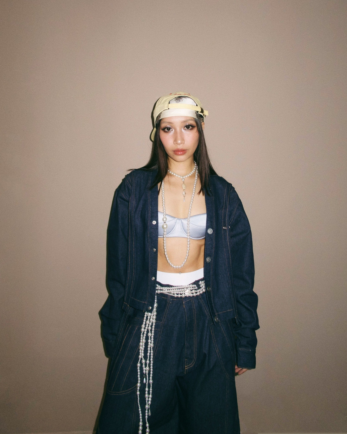 Sự biến hóa linh hoạt về hình ảnh giúp Mỹ Anh tạo nên dấu ấn riêng, khác biệt so với nhiều nghệ sĩ cùng trang lứa.