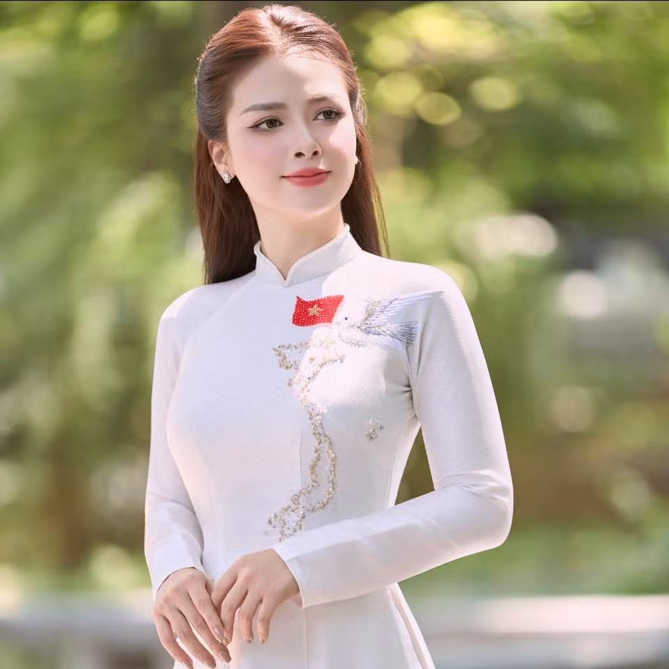 Điểm nổi bật ở nữ ca sĩ chính là sự trẻ trung vượt thời gian.