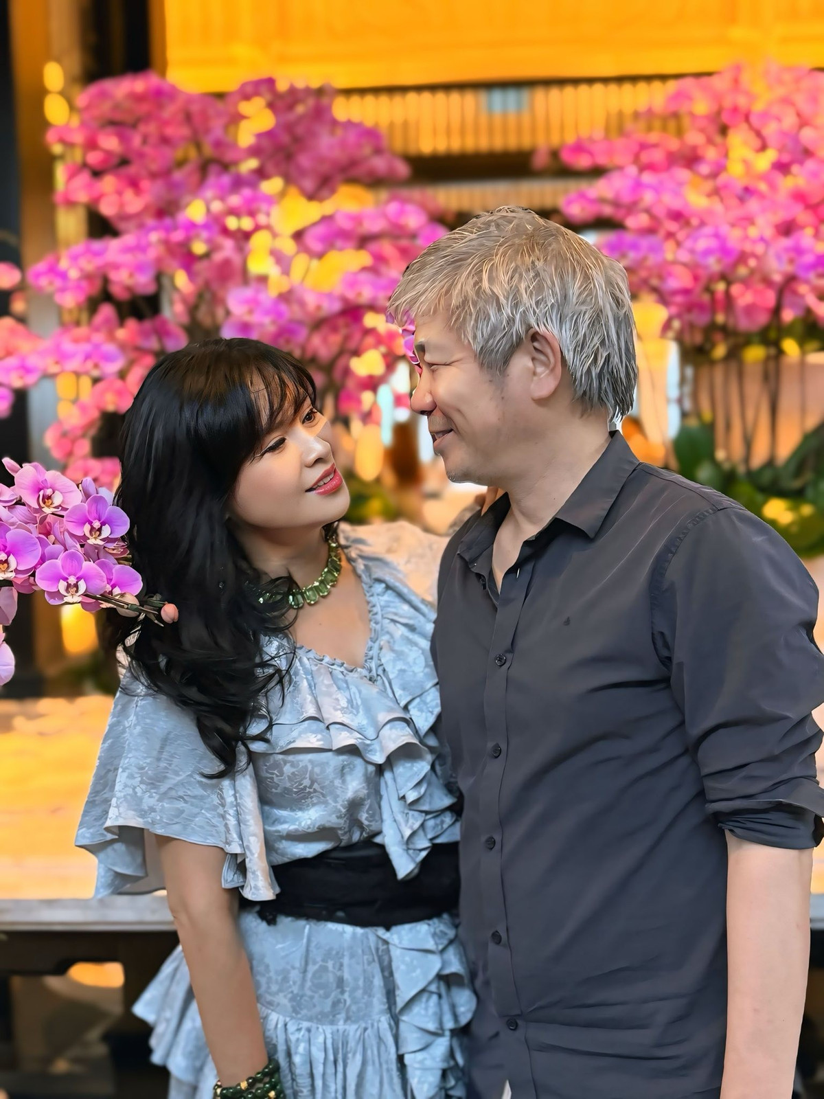 Tin tức sao Việt 9/8: Diva Thanh Lam chụp ảnh tình tứ với ông xã - bác sĩ Tiến Hùng. Ảnh: FB Doan Thanh Lam