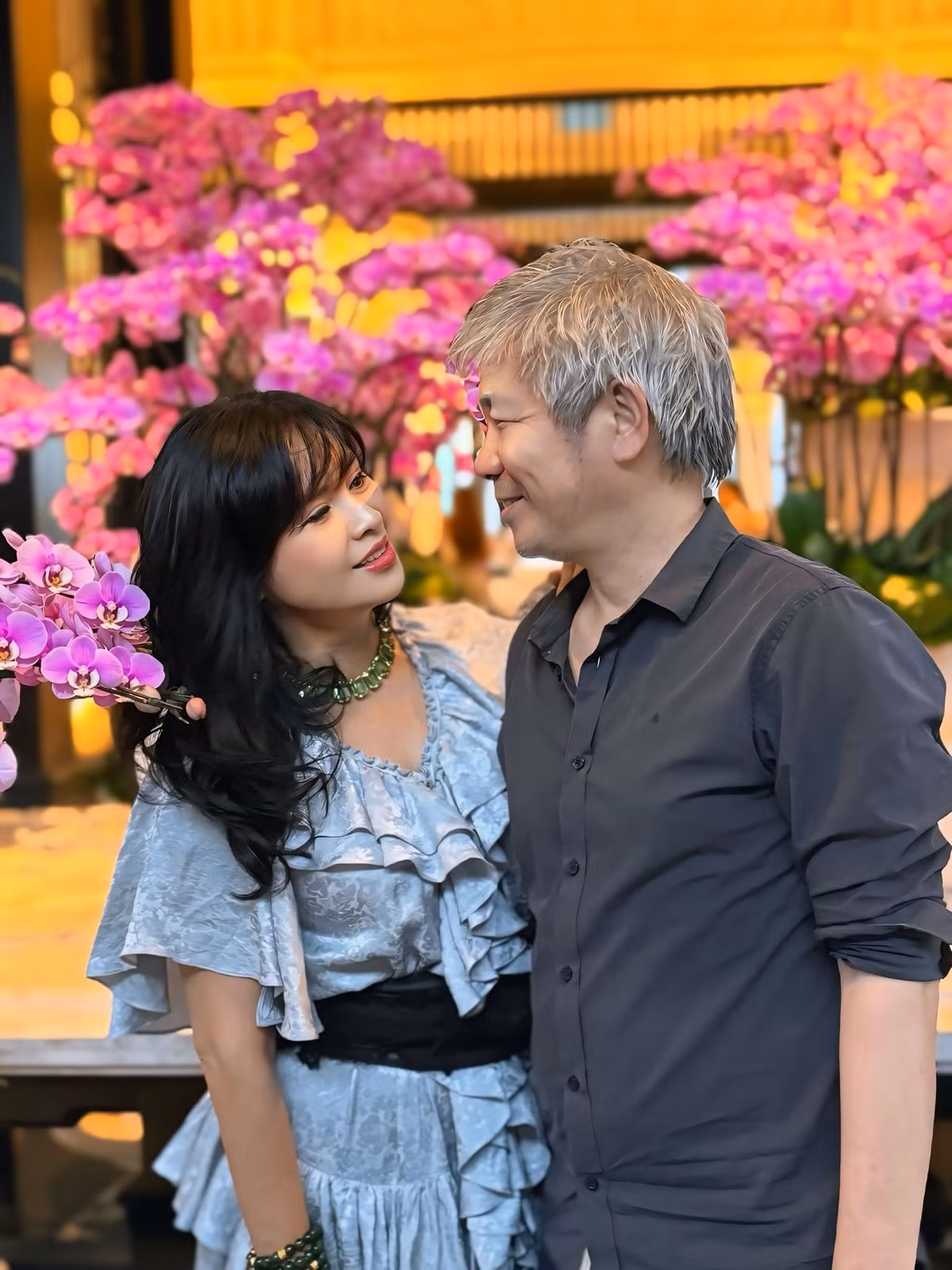 Tin tức sao Việt 9/8: Diva Thanh Lam chụp ảnh tình tứ với ông xã - bác sĩ Tiến Hùng. Ảnh: FB Doan Thanh Lam