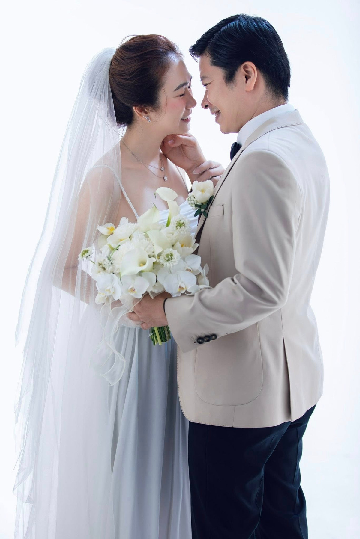 Vợ chồng Thanh Thảo Hugo kỷ niệm 18 năm ngày cưới. Ảnh: FB Nguyễn Ngọc Thanh Thảo