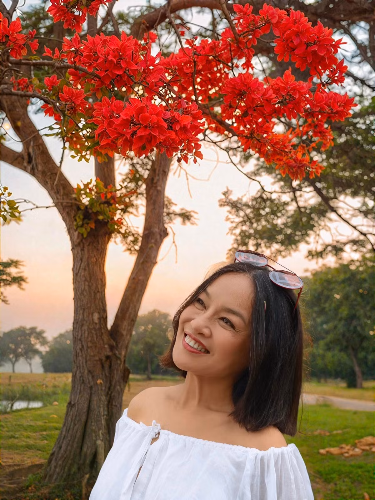 Diễn viên Tú Oanh khoe nhan sắc rạng ngời dưới ánh nắng. Ảnh: FB Oanh Le Tu