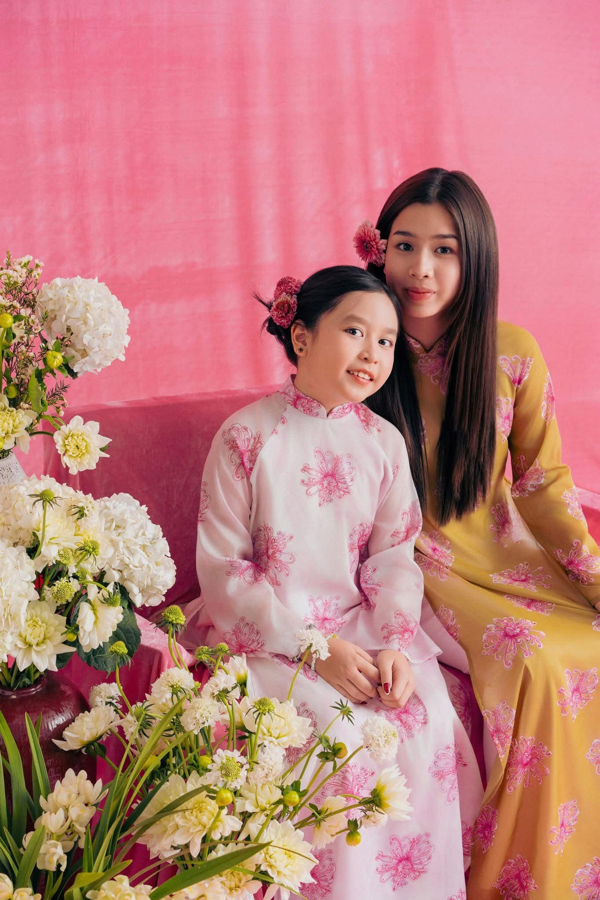 Bên cạnh Mina, Lưu Hương Giang và Hồ Hoài Anh còn có con gái thứ hai tên Misu. Sau khi bố mẹ chia tay, hai bé ở cùng mẹ tại TP HCM và thường xuyên liên hệ với bố.