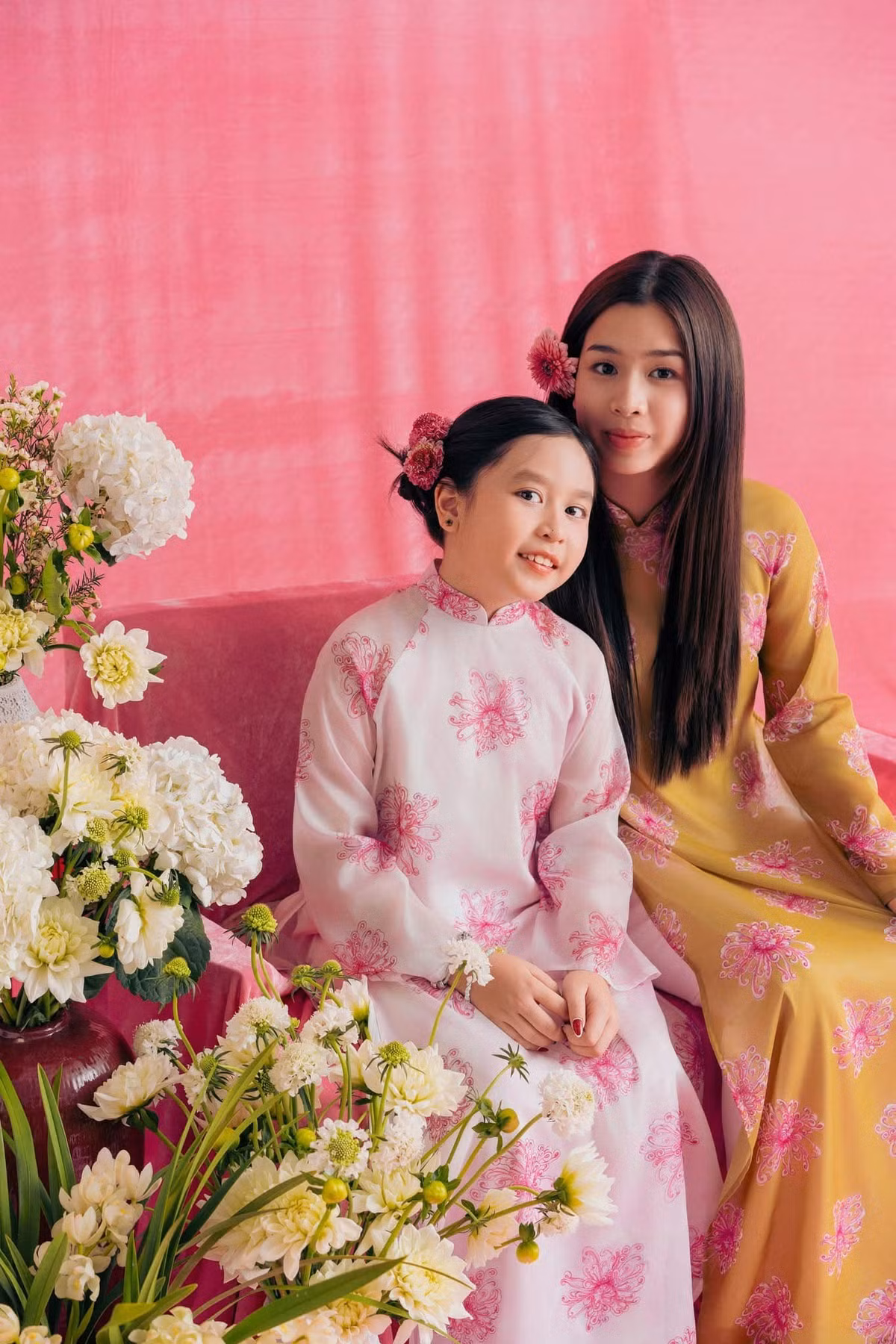 Bên cạnh Mina, Lưu Hương Giang và Hồ Hoài Anh còn có con gái thứ hai tên Misu. Sau khi bố mẹ chia tay, hai bé ở cùng mẹ tại TP HCM và thường xuyên liên hệ với bố.