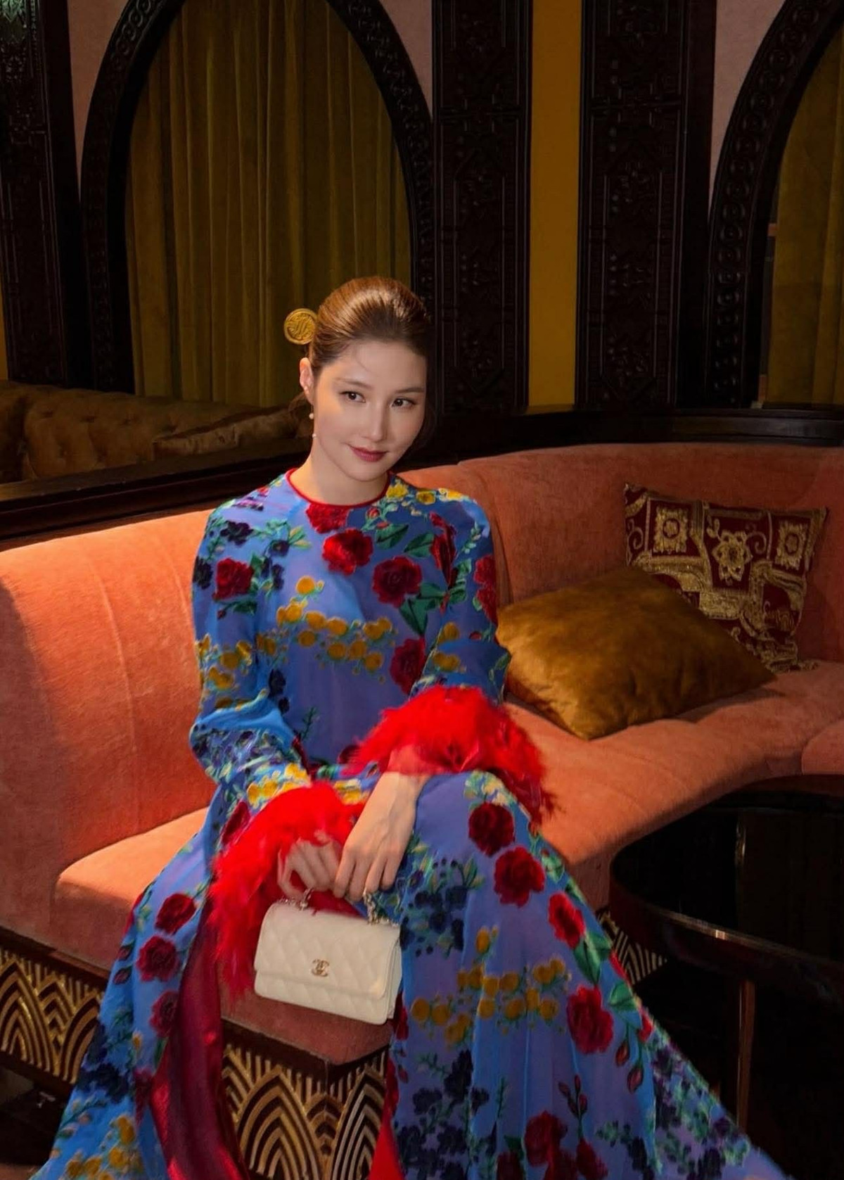 Chia sẻ về cuộc sống hiện tại, Diễm My 9X thừa nhận quỹ thời gian bận rộn khiến có lúc cô không kịp trang điểm hay chỉn chu như trước. Tuy nhiên, nữ diễn viên cho biết bản thân cảm thấy hạnh phúc khi được đồng hành cùng con trong những năm tháng đầu đời.