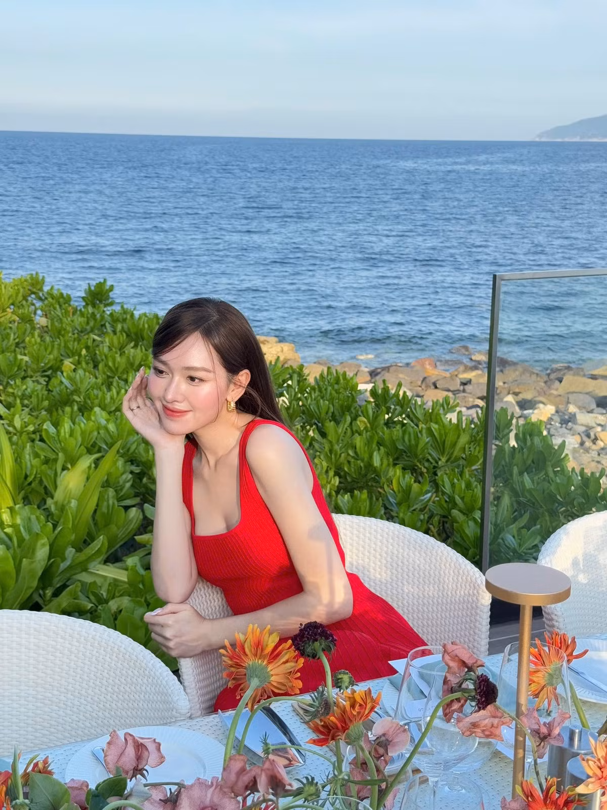 Á hậu Tường San kết hôn với ông xã doanh nhân hơn 9 tuổi vào tháng 11/2020. Thời điểm ấy, người đẹp chỉ mới ở độ tuổi đôi mươi và còn trong nhiệm kỳ. Ảnh: FB Nguyễn Tường San