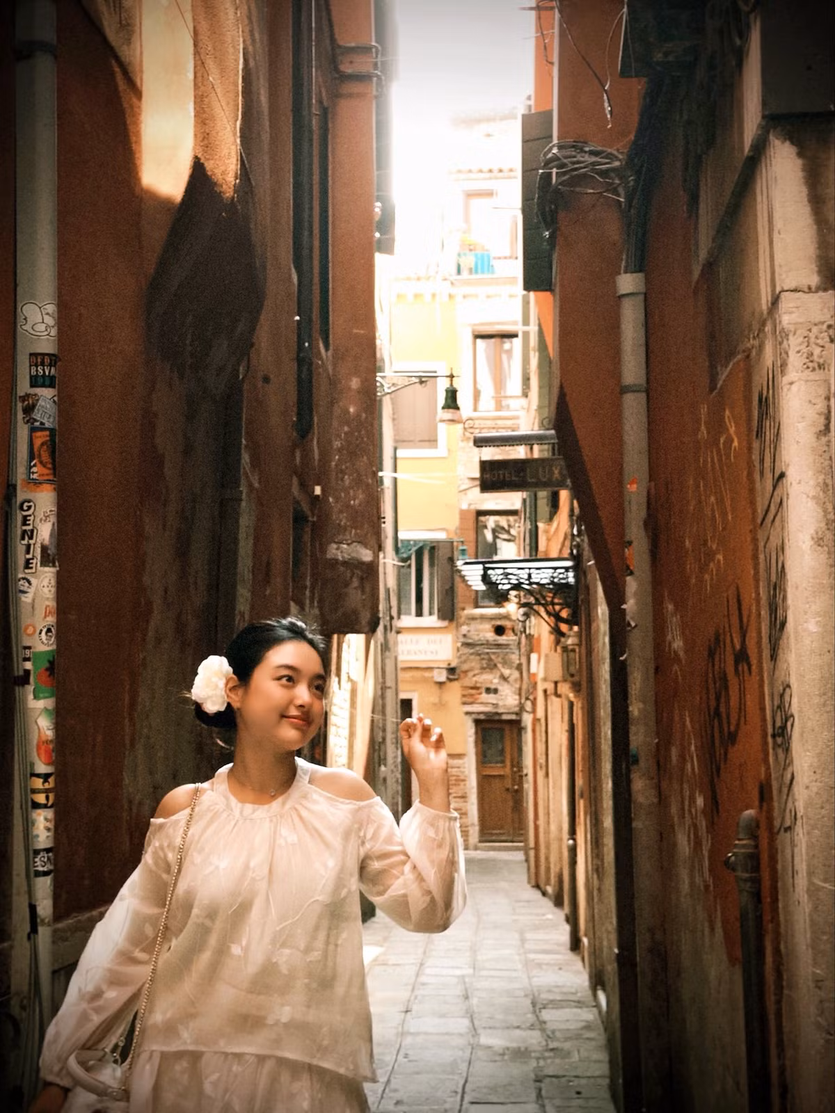 So với chị cả Suli thì bé Suti (Gia An) được nhiều người biết đến hơn. Suti nay cũng xinh xắn, lột xác hẳn so với hình ảnh cô bé mít ướt ở Bố ơi, mình đi đâu thế? Ảnh: FB Bui Thuy Hanh