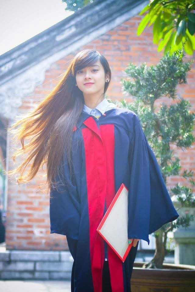 Diễn viên Quỳnh Lương chia sẻ khoảnh khắc quá khứ hiếm hoi thời lớp 12. Ảnh: FB Lương Quỳnh