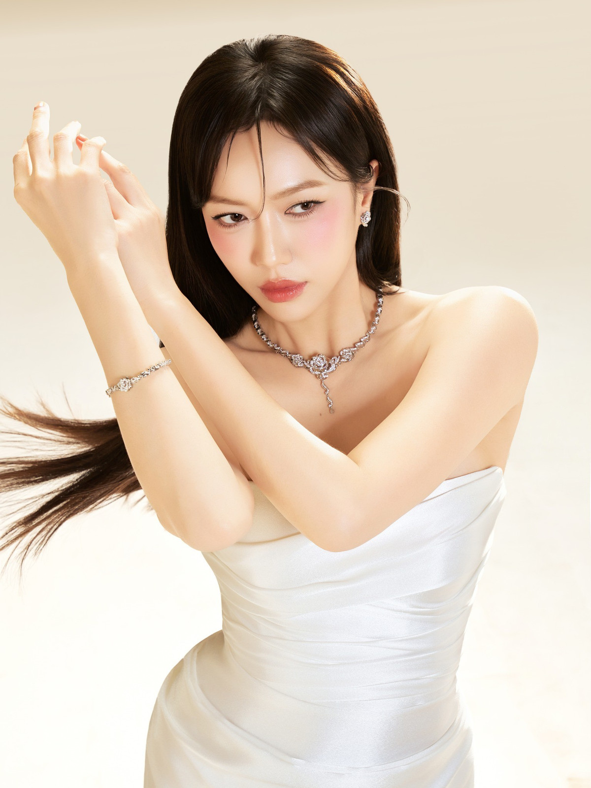 Cô hiểu rõ ưu – nhược điểm của bản thân và không ngừng hoàn thiện để làm mới hình ảnh trước công chúng.