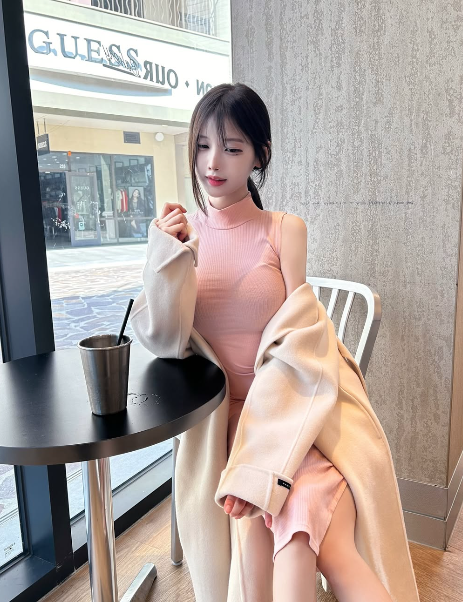 Soon Ho lại ưa chuộng những chiếc quần short siêu ngắn, được ví von như "quần gang tay".