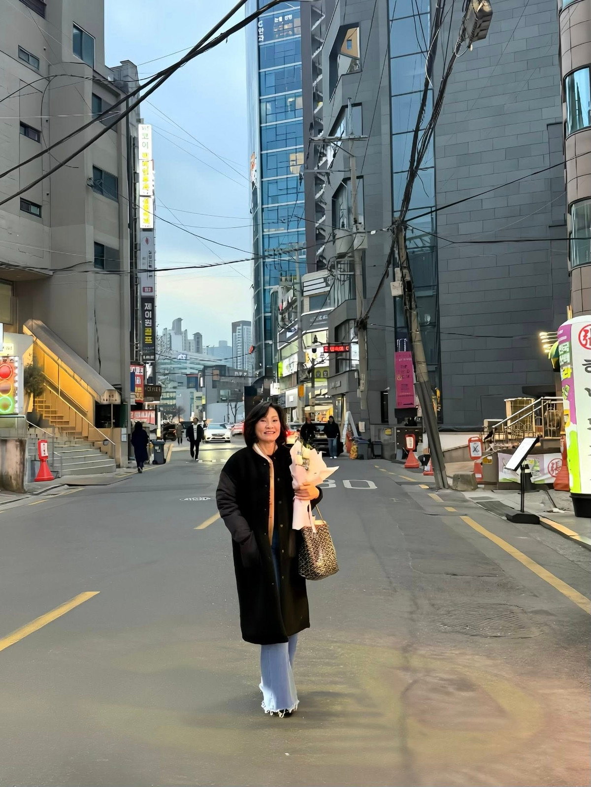 Nghệ sĩ Hồng Đào du lịch Hàn Quốc. Ảnh: FB Hồng Đào