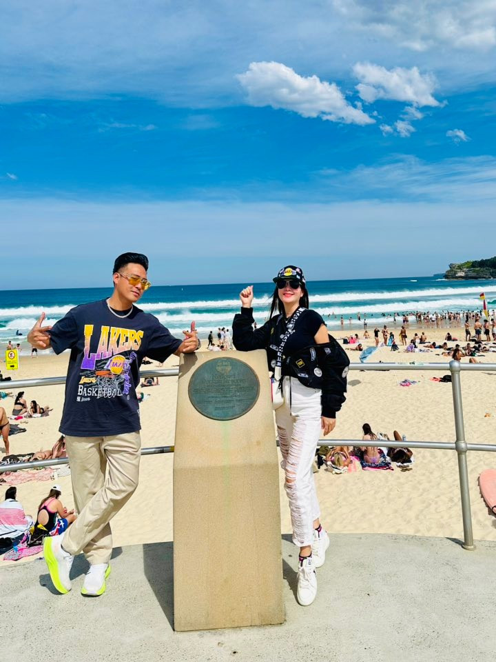 Kha Ly - Thanh Duy 'trốn con' du ngoạn Australia. Ảnh: FB Lại Thị Kha Ly