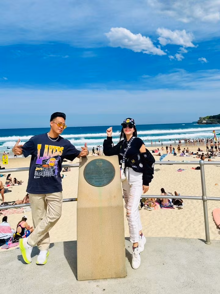 Kha Ly - Thanh Duy 'trốn con' du ngoạn Australia. Ảnh: FB Lại Thị Kha Ly