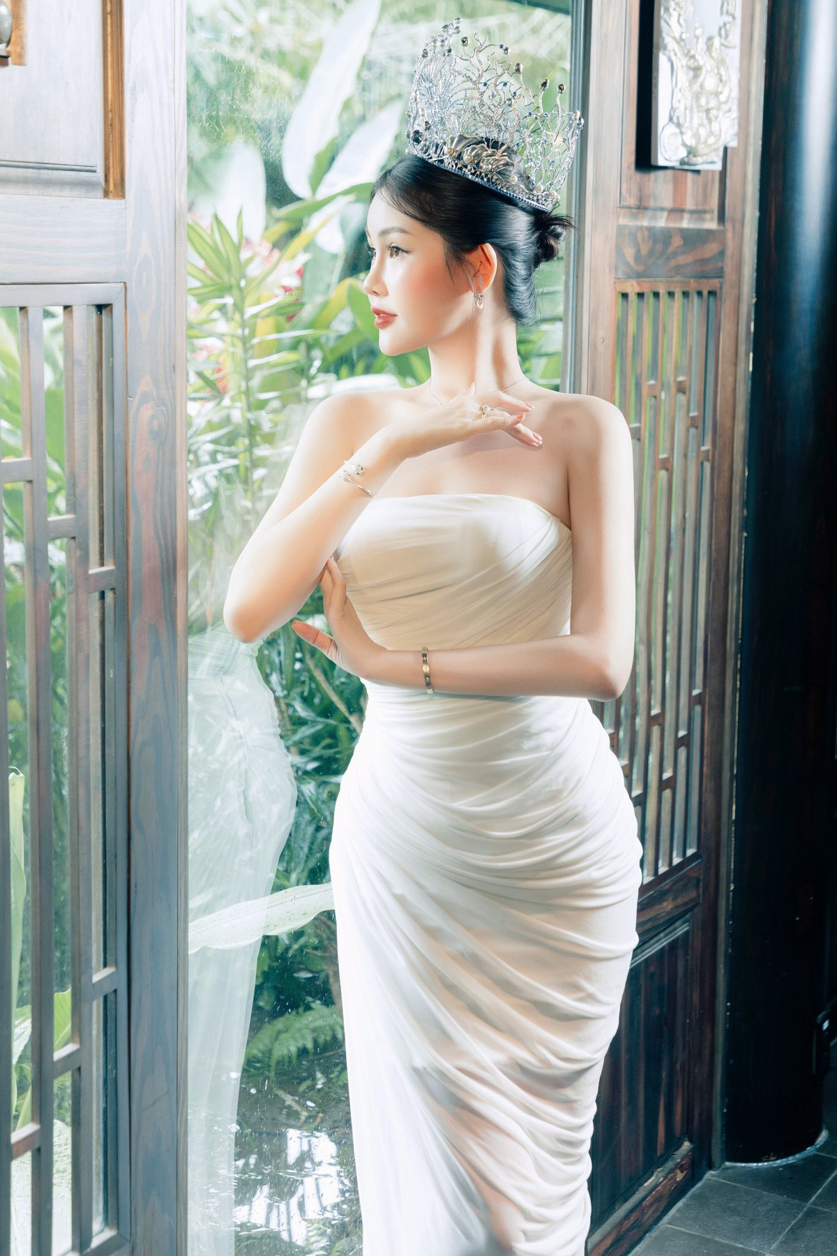 Kể từ khi lập gia đình, Lê Âu Ngân Anh được nhận xét ngày càng xinh đẹp, mặn mà và rạng rỡ hơn. Ảnh: FB Lê Âu Ngân Anh