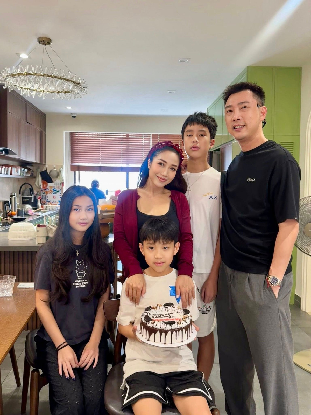 Ốc Thanh Vân cùng ông xã tổ chức sinh nhật 11 tuổi đơn giản cho con trai Cacao. Ảnh: FB Ốc Thanh Vân