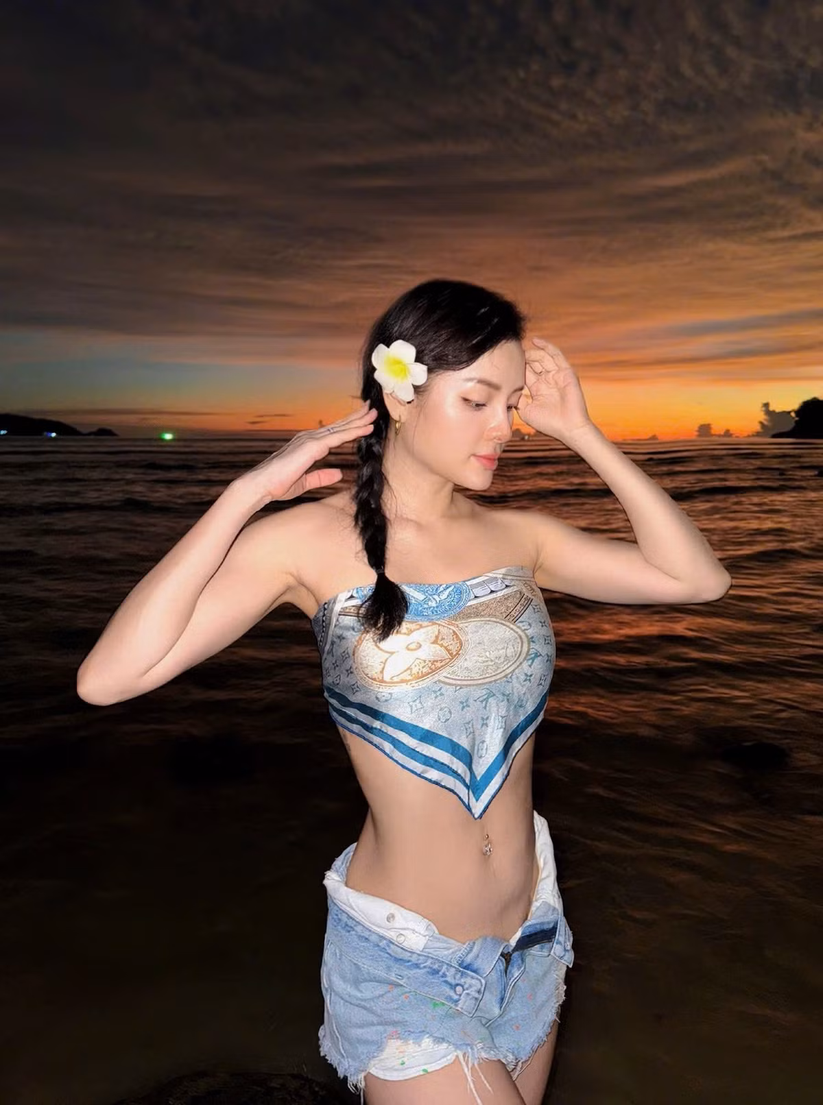 Dù mới sinh con không lâu nhưng Phương Trinh Jolie đã nhanh chóng lấy lại phong độ về vóc dáng. Ảnh: FB Phương Trinh Jolie