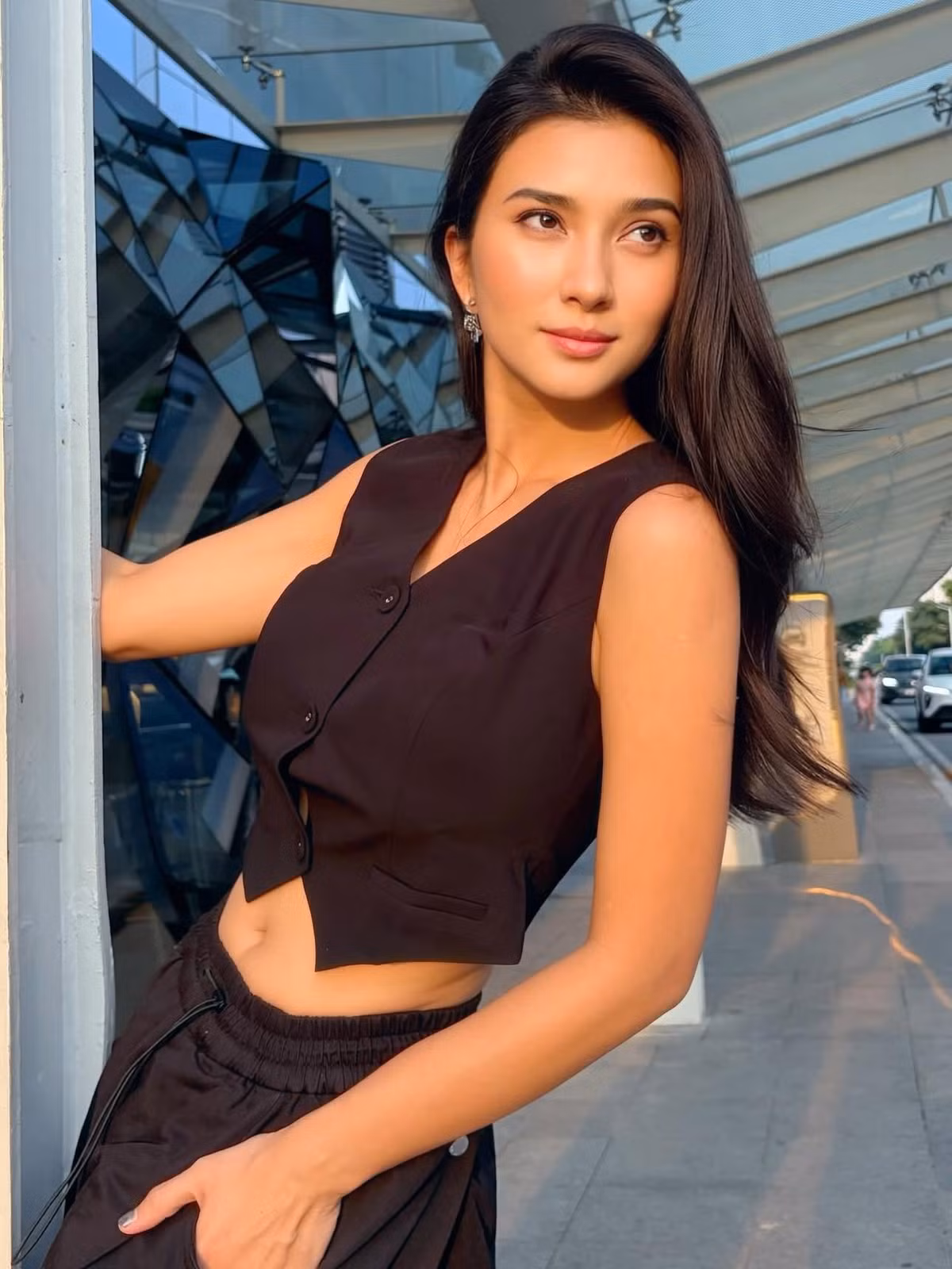 Kim Tuyến khoe làn da nâu khoẻ khoắn. Ảnh: FB Kim Tuyen