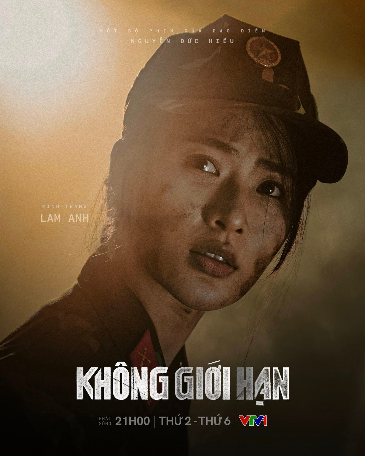 Tham gia bộ phim truyền hình “Không giới hạn”, Nguyễn Minh Trang trở thành cái tên được bàn luận nhiều trên các diễn đàn phim ảnh. Trong phim, cô đảm nhận vai Thiếu tá Lam Anh – một nhân vật đòi hỏi sự sắc sảo, bản lĩnh và chiều sâu tâm lý. Tuy nhiên, không ít khán giả cho rằng nữ diễn viên còn “đơ”, thoại thiếu tự nhiên, chưa tạo được “phản ứng hóa học” với bạn diễn.