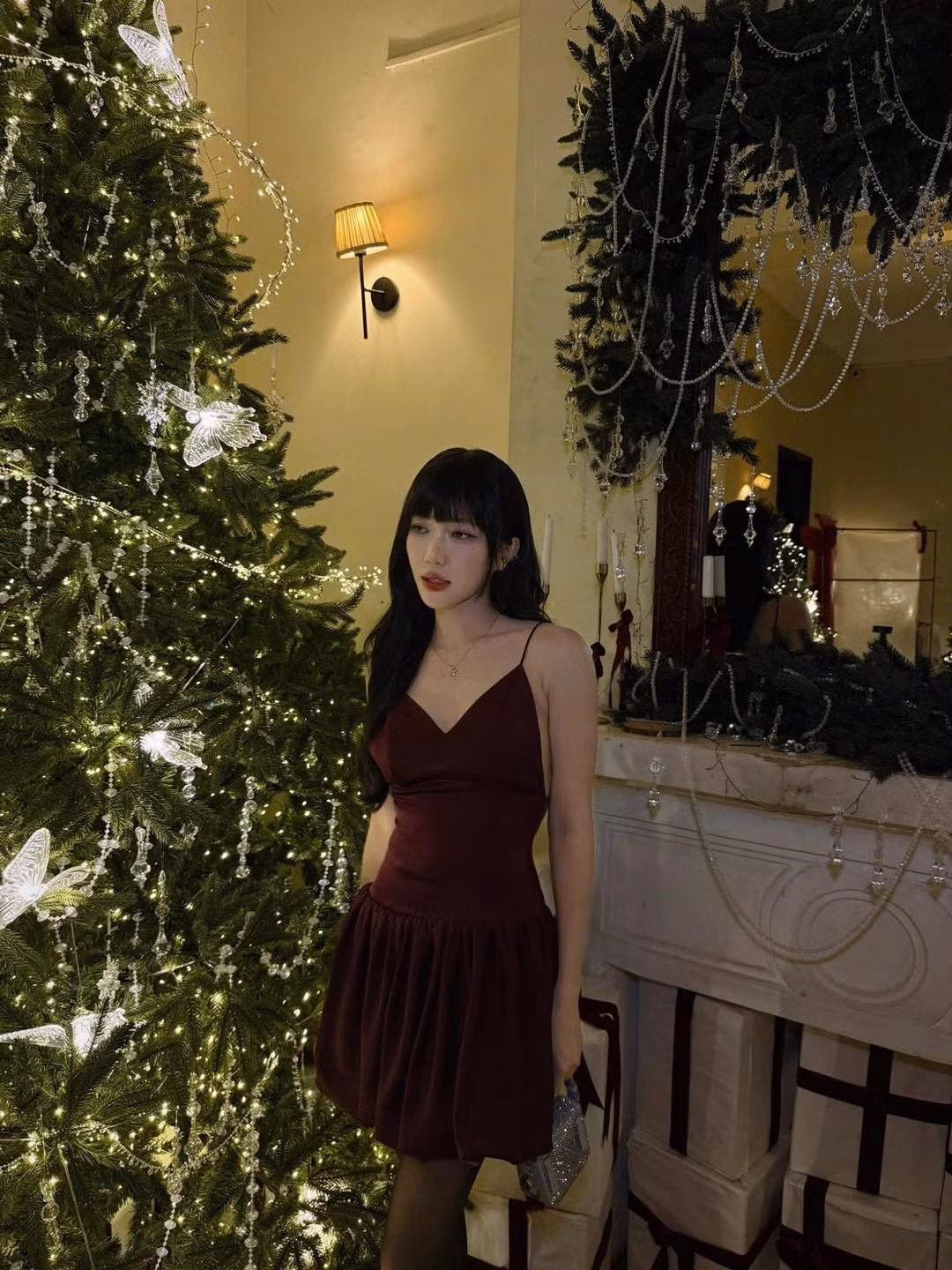 Trước đây, nữ diễn viên thường gắn liền với hình tượng năng động, cá tính và hạn chế diện những thiết kế khoe da thịt.