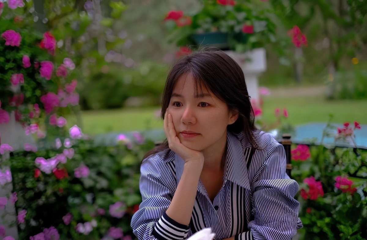 Ngô Quỳnh Anh khoe vẻ tươi trẻ khi sang tuổi 42. Ảnh: FB Ngô Quỳnh Anh