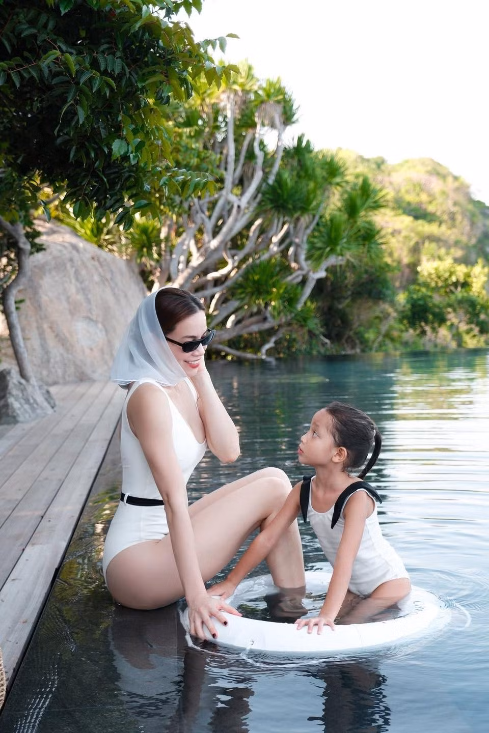 Cô bé tỏ ra rất tự nhiên khi diễn xuất trước ống kính. Ảnh: FB Ho Ngoc Ha