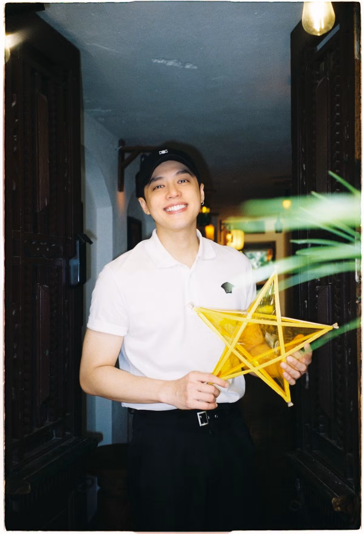 Noo Phước Thịnh chia sẻ loạt hình ảnh phim bên đèn ông sao mùa Trung thu. Ảnh: FB Noo Phước Thịnh