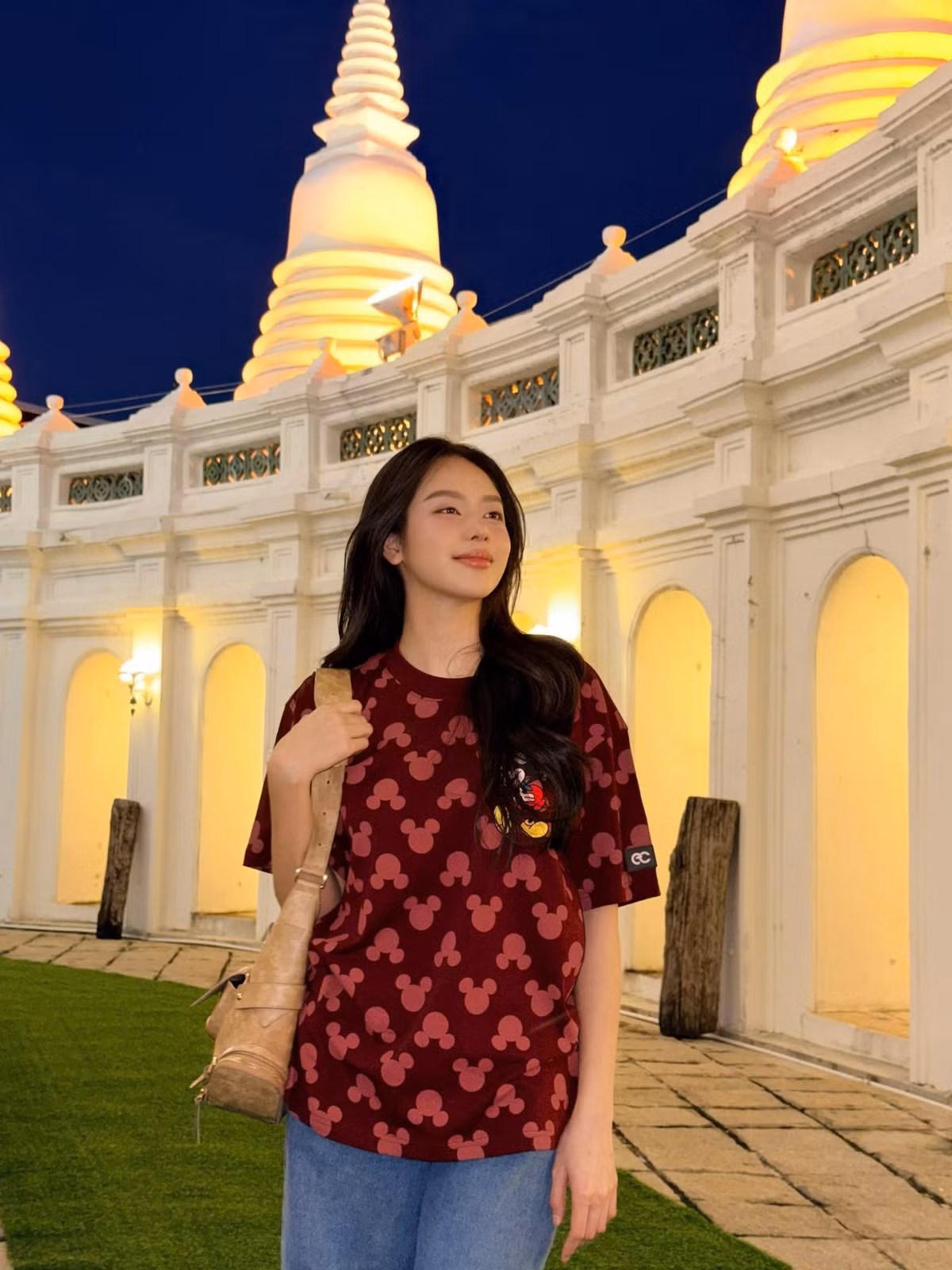 Hoa hậu Thanh Thủy diện trang phục giản dị, tranh thủ check-in cảnh đẹp ở Thái Lan. Ảnh: FB Huỳnh Thị Thanh Thủy