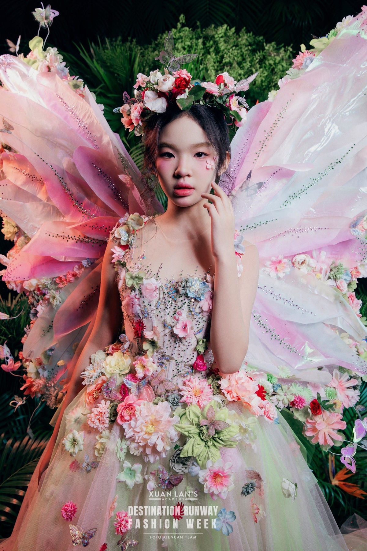 Con gái Xuân Lan gây chú ý với vẻ ngoài phổng phao ở tuổi 12.