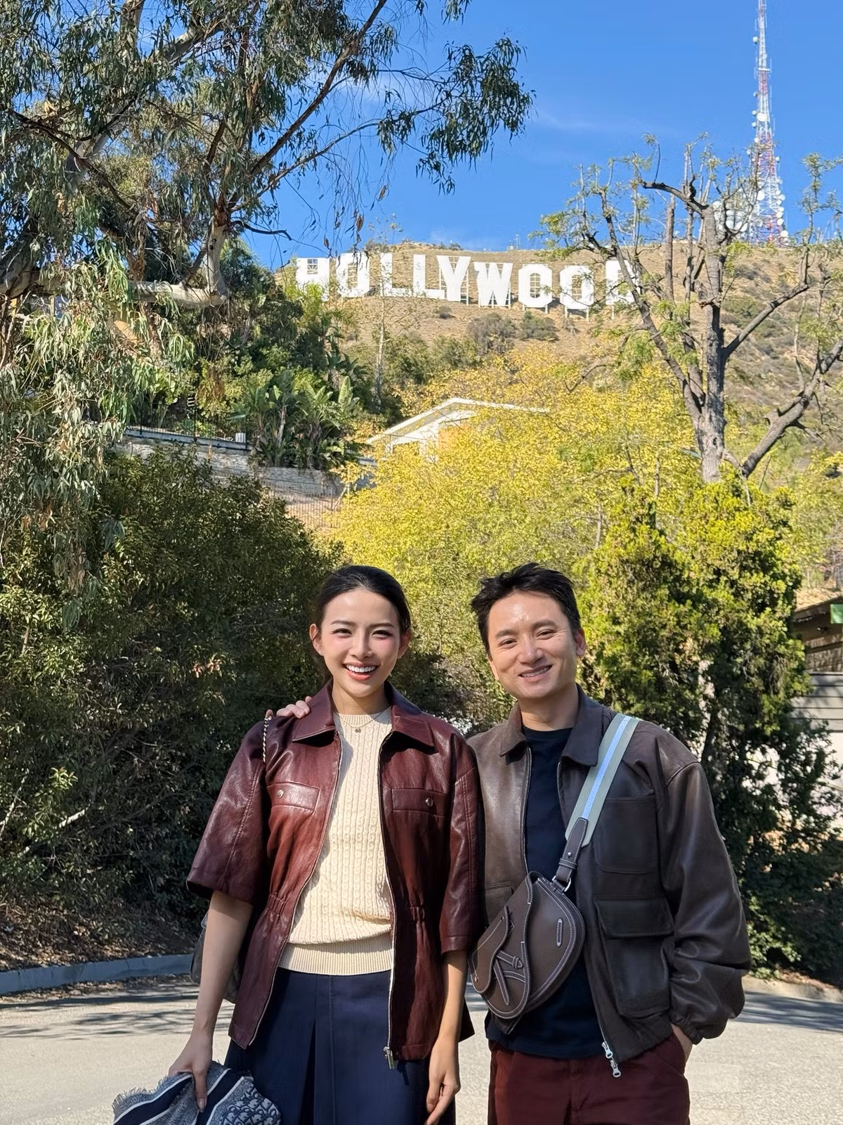 Vợ chồng anh thường cùng nhau đi xem phim, dạo biển hoặc du lịch ngắn ngày để refresh tinh thần.