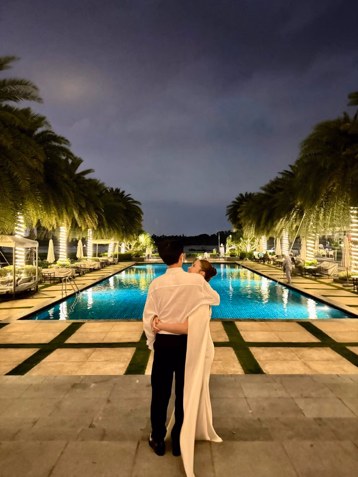 Ca sĩ Đông Nhi khoe buổi tối lãng mạn bên Ông Cao Thắng. Ảnh: FB Đông Nhi