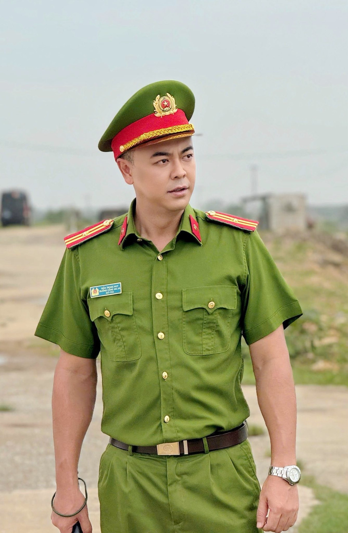 Diễn viên Tuấn Tú hé lộ tạo hình chiến sĩ công an. Ảnh: FB MC Tuấn Tú