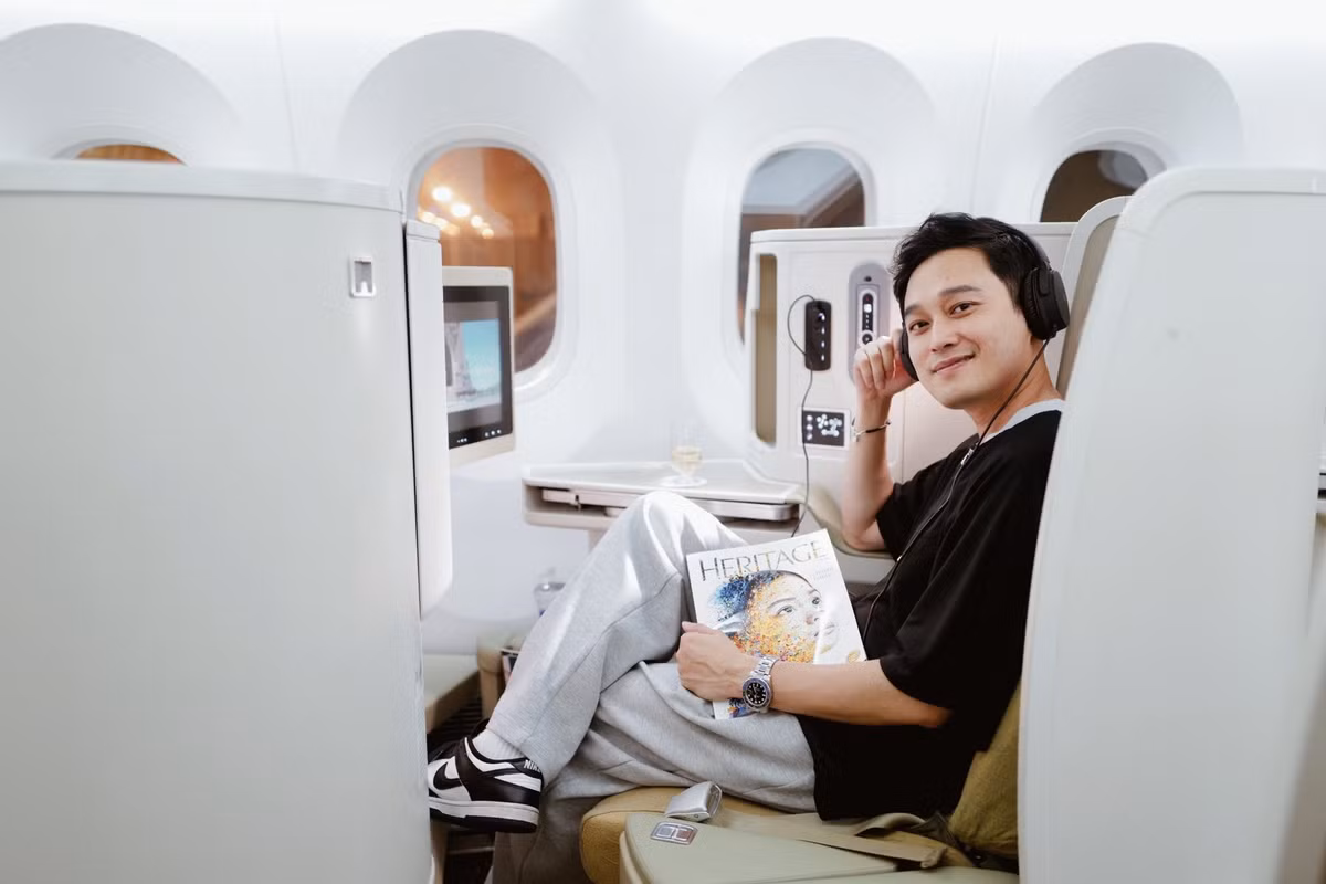 Bên cạnh sự ngưỡng mộ không ít người cũng tò mò về gia thế và khối tài sản đáng nể mà nam ca sĩ sở hữu.