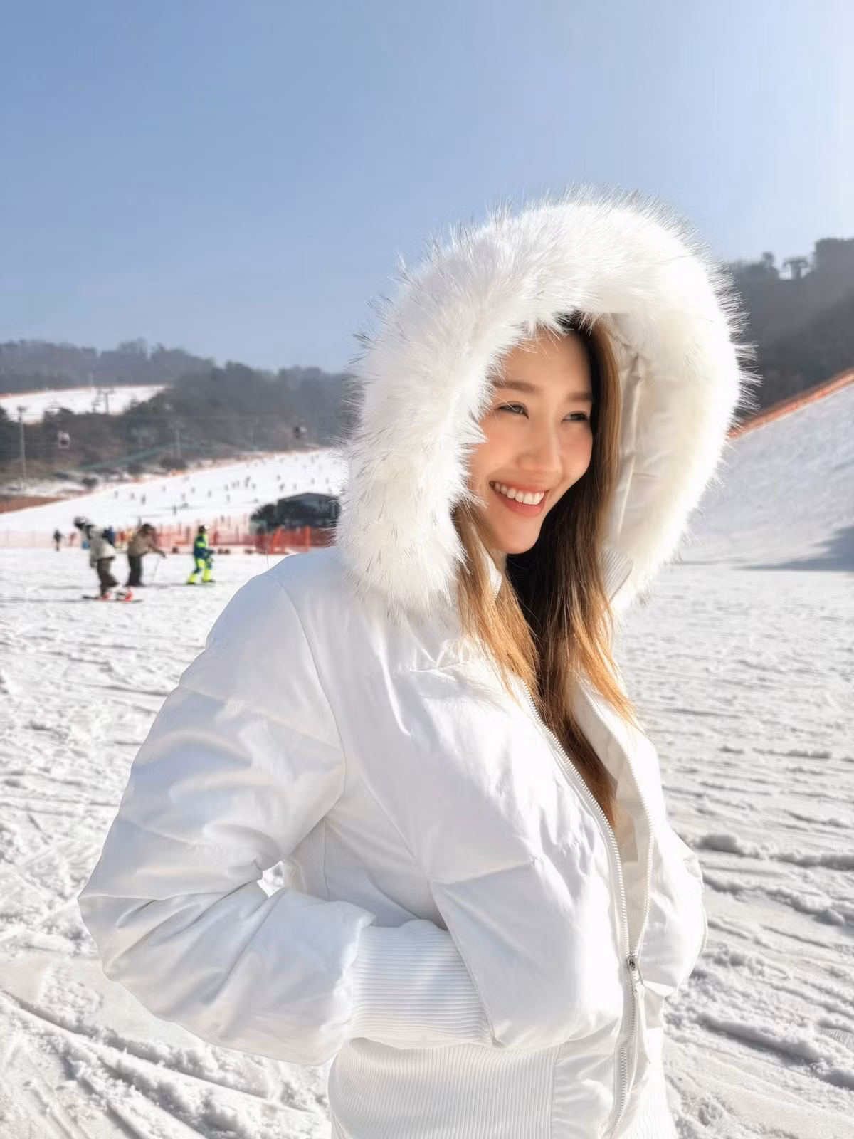 Gu thời trang linh hoạt, đa dạng của nữ diễn viên cũng nhận được nhiều lời khen từ người hâm mộ.