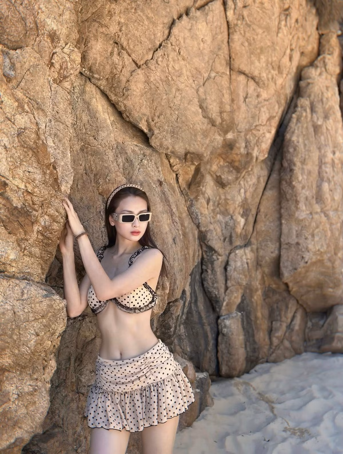 Huyền Trang (Mù Tạt) xinh đẹp, nóng bỏng khi diện bikini. Ảnh: FB Nguyễn Huyền Trang