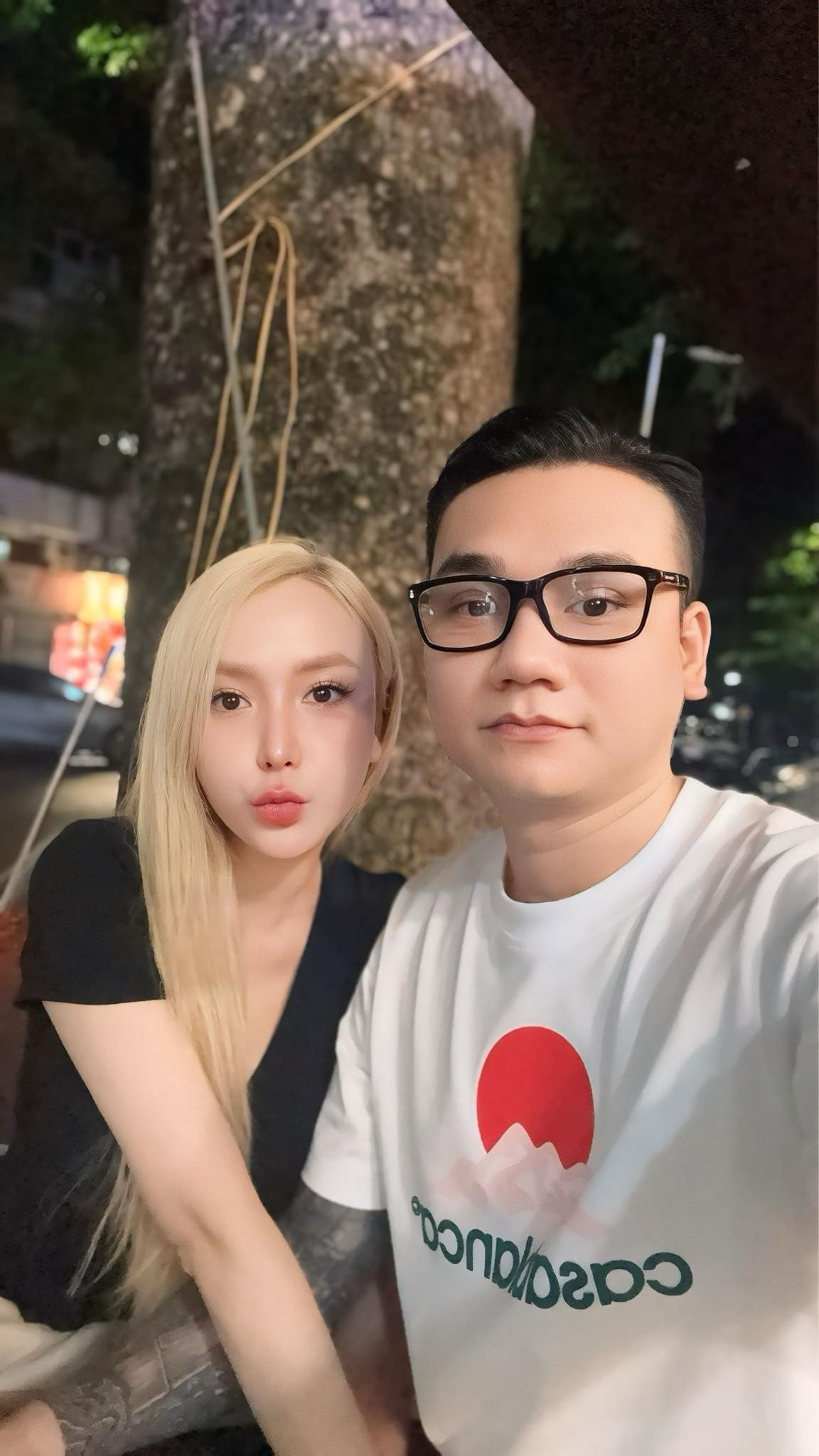 Thảo Bebe, tên thật là Nguyễn Thanh Thảo, không chỉ được biết đến là bà xã của ca sĩ Khắc Việt, mà còn là một DJ có tiếng tại Hà Nội.