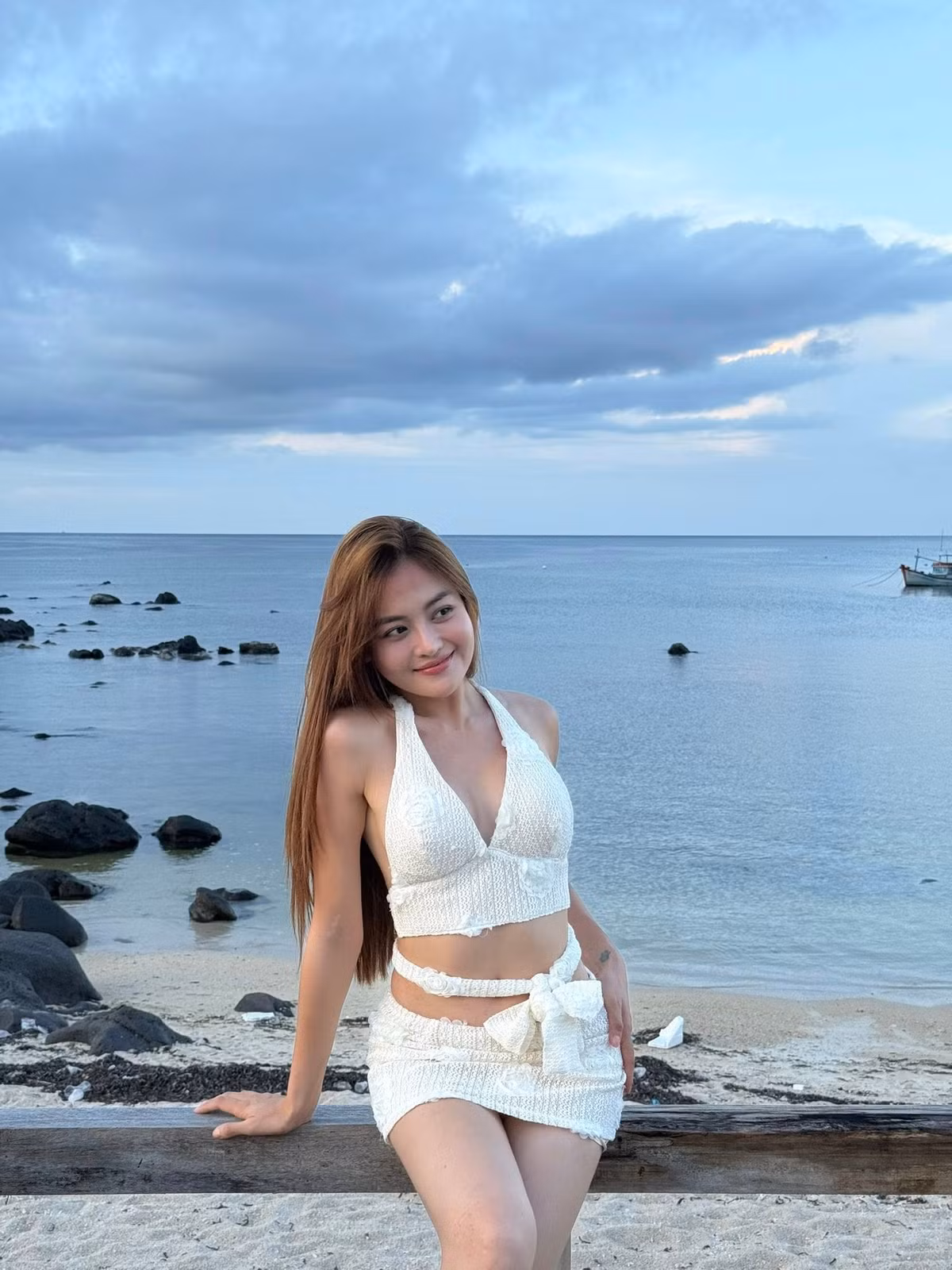 Đây không phải lần đầu nữ diễn viên khoe hình thể với bikini, nhưng mỗi lần xuất hiện, Thùy Anh lại mang đến một sức hút riêng. Ảnh: FB Thuỳ Anh