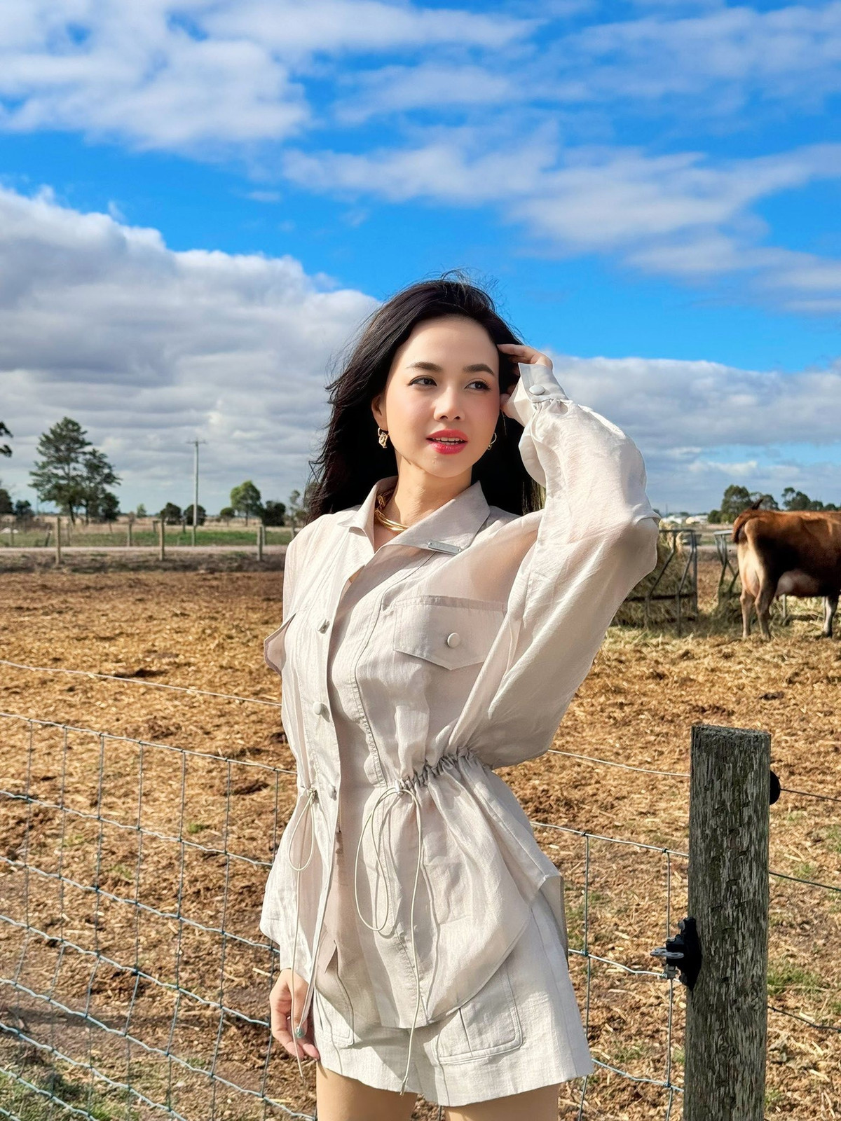 Lợi thế nhan sắc của Đinh Ngọc Diệp là đôi mắt biết nói, nụ cười tươi tắn, vóc dáng gợi cảm. Ảnh: FB Dinh Ngoc Diep