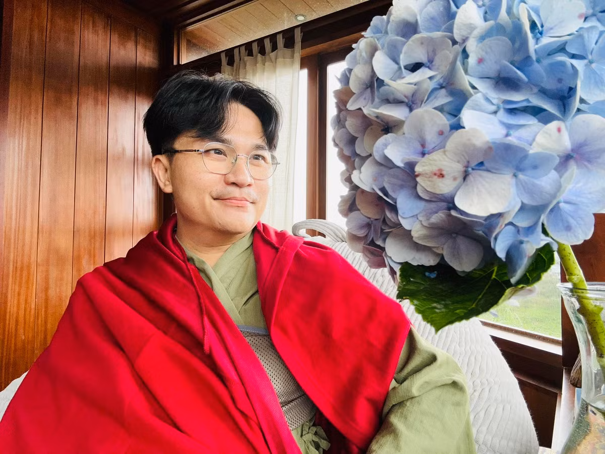 Trên trang cá nhân, nghệ sĩ Đại Nghĩa thông báo mình đã ổn sau cú ngã ở sân khấu. Ảnh: FB Bùi Đại Nghĩa