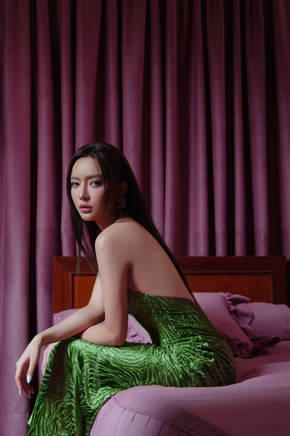 Mỗi lần xuất hiện, cô đều trở thành tâm điểm bởi thần thái tự tin, sắc sảo và phong cách thời trang ngày càng phóng khoáng.