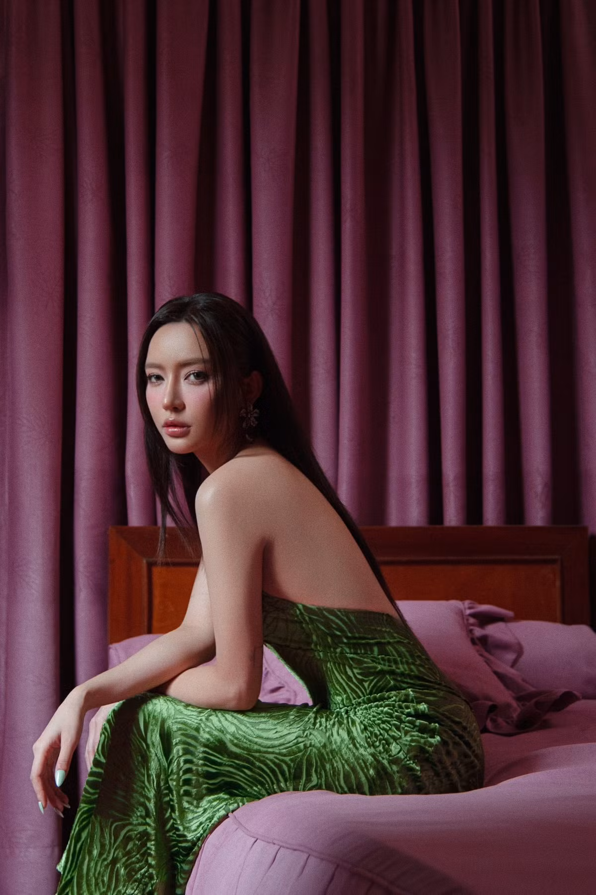 Mỗi lần xuất hiện, cô đều trở thành tâm điểm bởi thần thái tự tin, sắc sảo và phong cách thời trang ngày càng phóng khoáng.