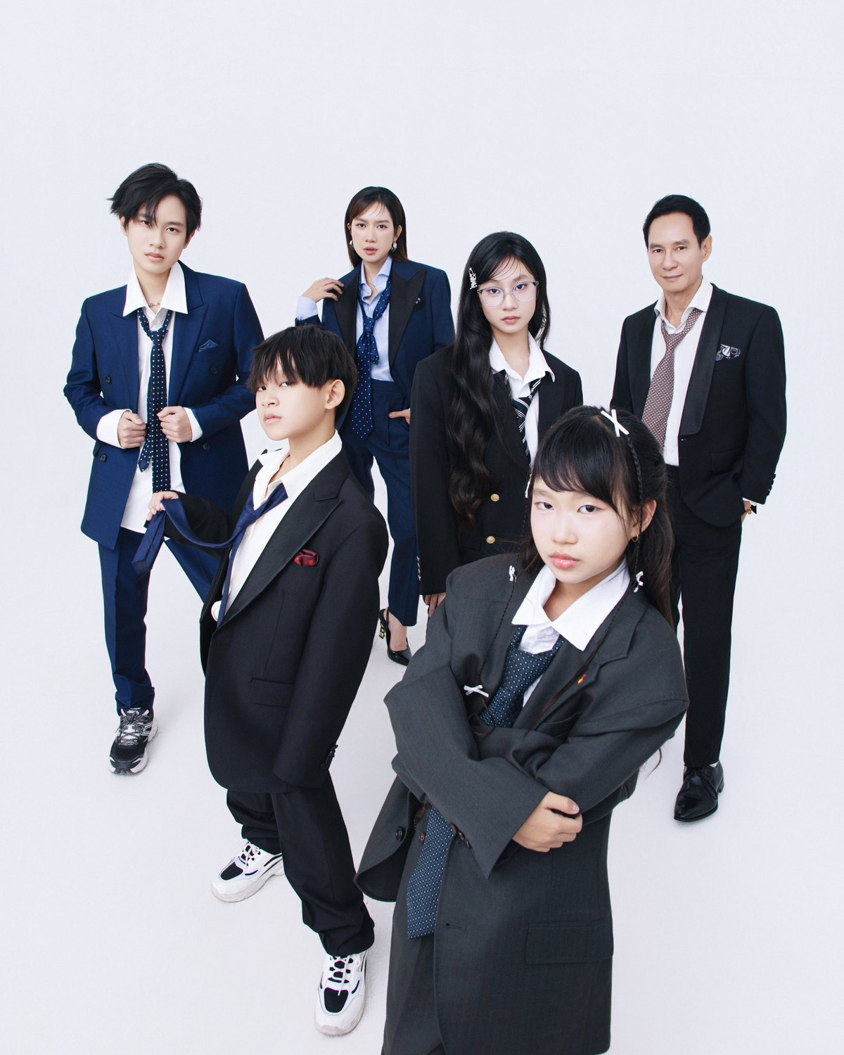 Nhiều người bày tỏ sự ngưỡng mộ trước tổ ấm hạnh phúc của cặp đôi, đồng thời nhận xét Lý Hải và Minh Hà dường như không có quá nhiều thay đổi so với 15 năm trước.