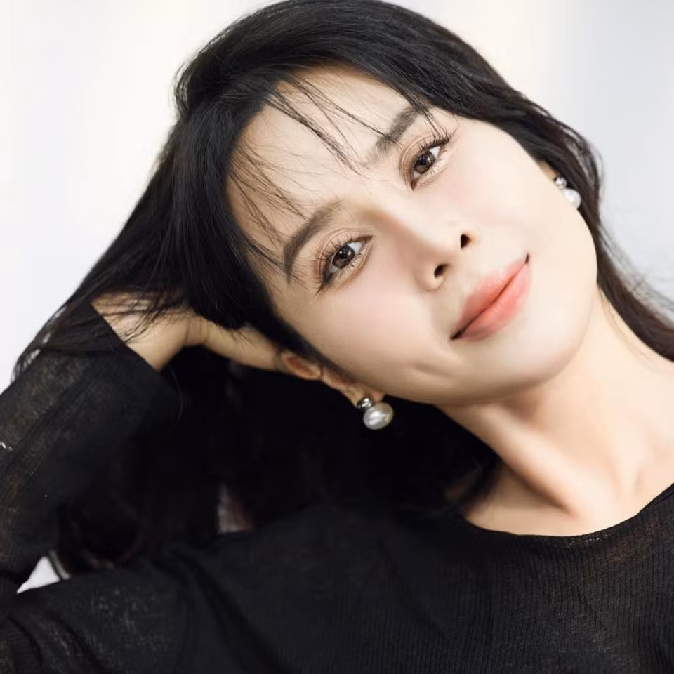 Phong cách thời trang của Lưu Hương Giang ở tuổi 40+ cũng trở nên sành điệu, "muôn màu muôn vẻ" và đẳng cấp hơn hẳn.