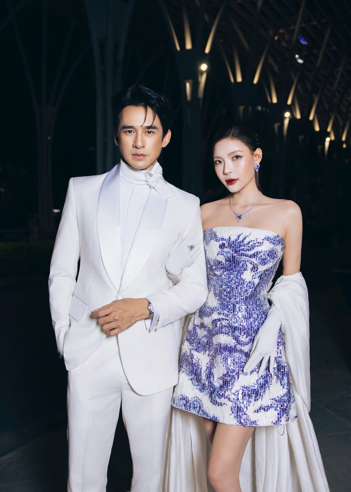 Vợ chồng diễn viên Lương Thế Thành - Thuý Diễm mặc "tone-sur-tone" trong một sự kiện gần đây. Ảnh: FB Nguyễn Ngọc Thuý Diễm