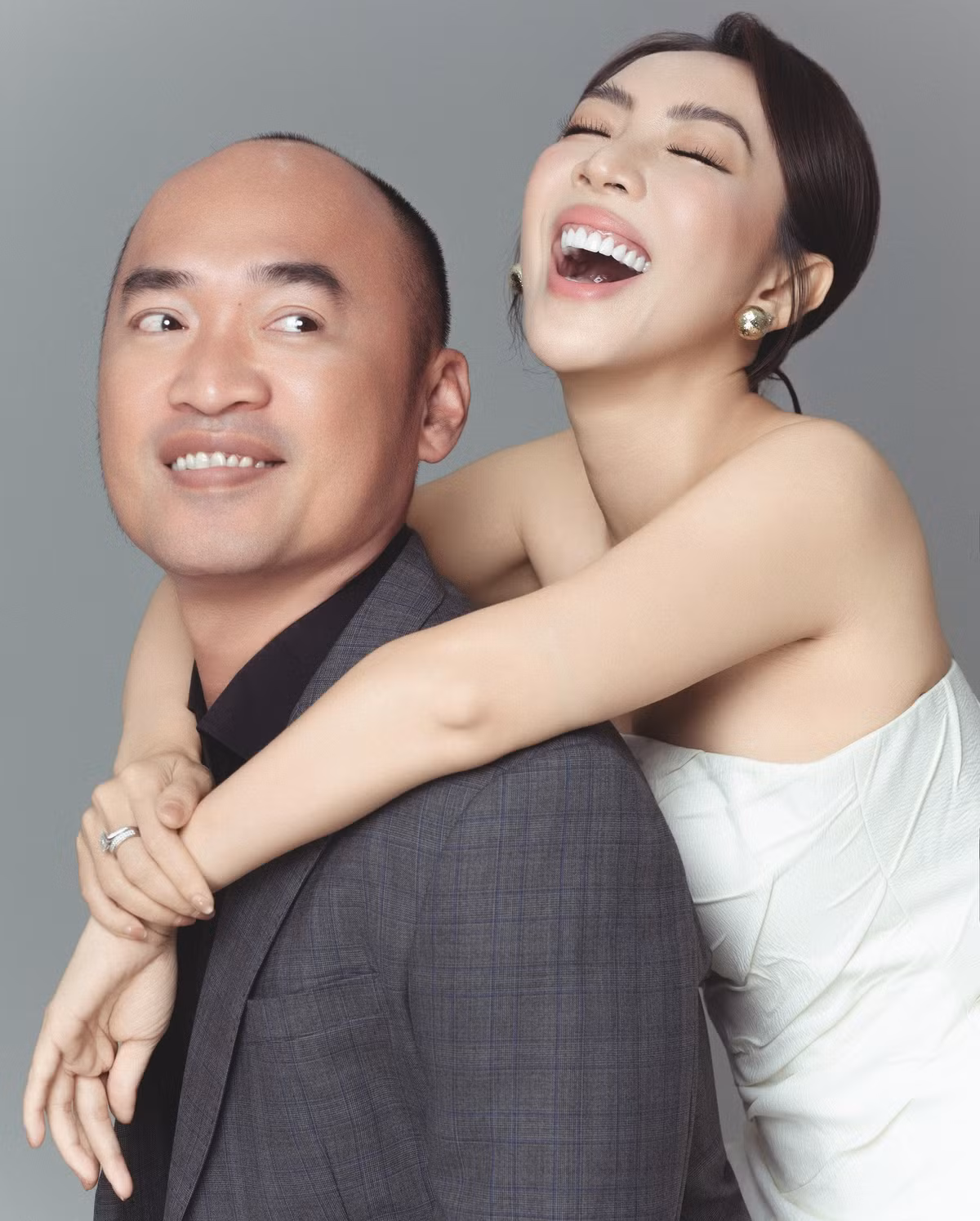 Diễn viên Tiến Luật đăng ảnh với bà xã Thu Trang, nhắc cô chỉ còn vài ngày nữa là đến dịp kỷ niệm đám cưới của họ. Ảnh: FB Tiến Luật