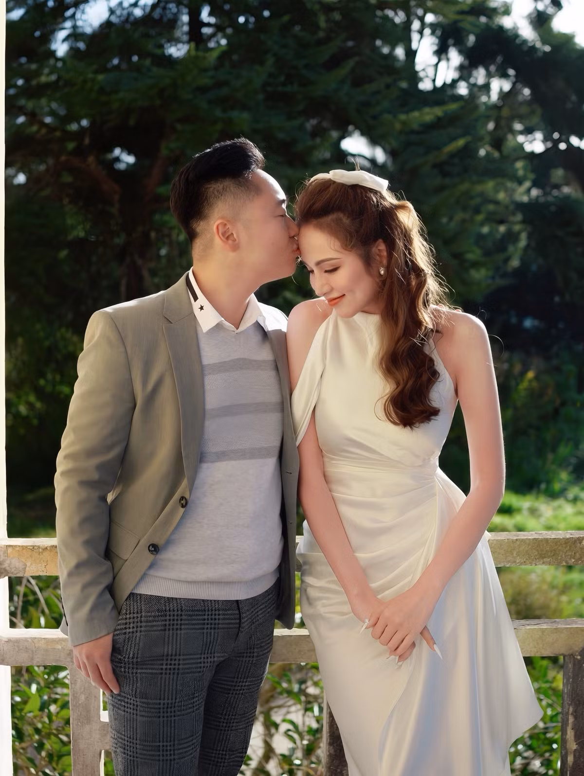 Diễm Hương gây chú ý khi khoe bộ ảnh cưới chụp từ tháng 12/2022, ở Đà Lạt. Ảnh: FB Maria Diễm Hương