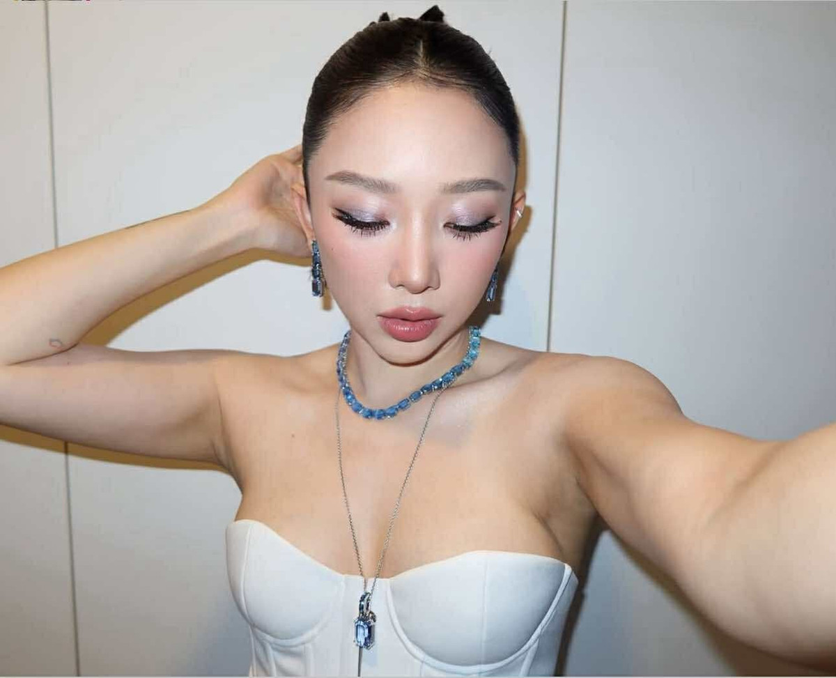 Ngay sau khi đăng tải, loạt ảnh nhanh chóng nhận về hàng nghìn lượt thích và bình luận. Nhiều khán giả dành lời khen ngợi cho thần thái tự tin, gợi cảm và gu thời trang đẳng cấp của Tóc Tiên.