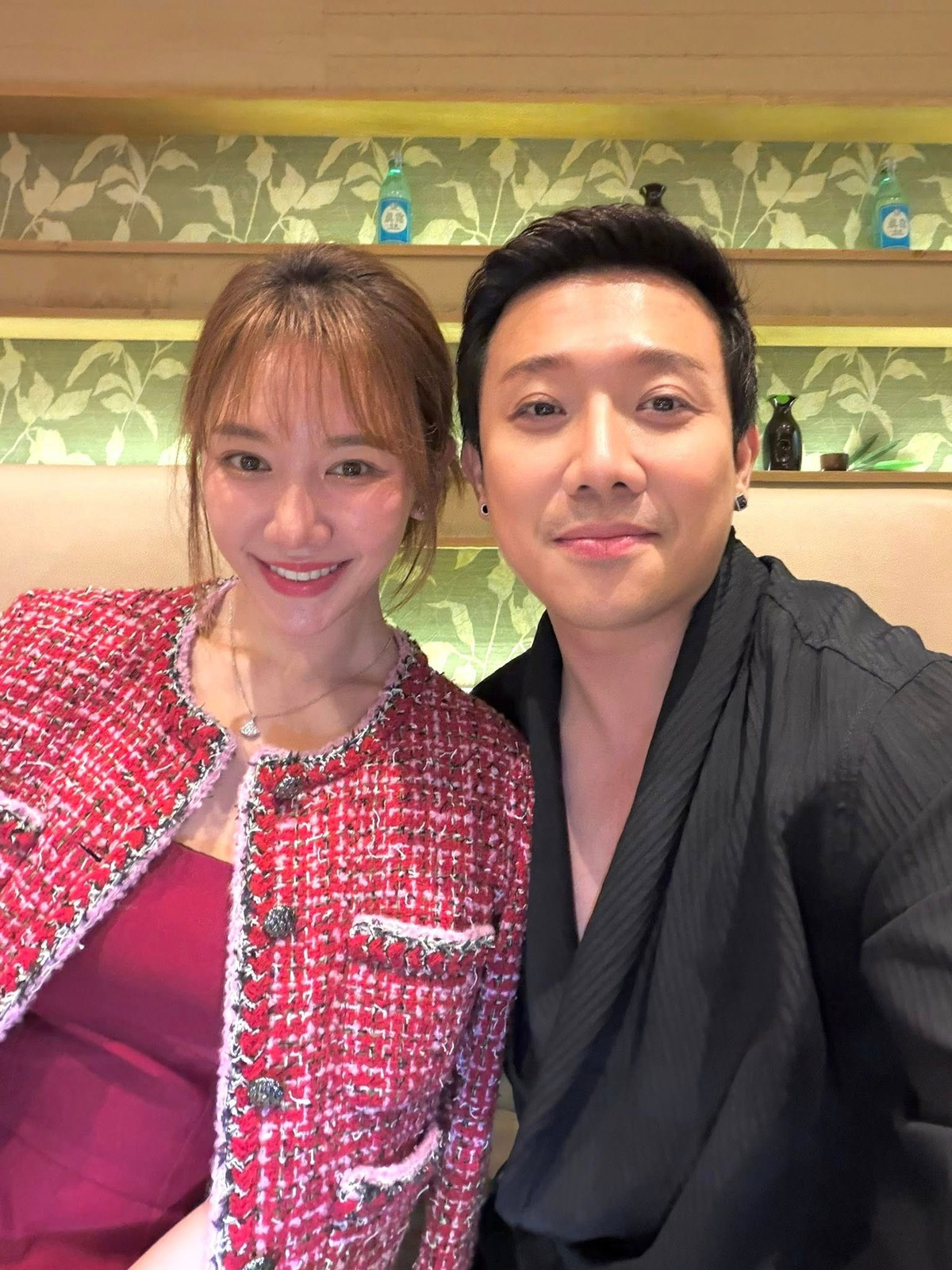 MC Trấn Thành và ca sĩ Hari Won kỷ niệm 9 năm cưới. Ảnh: FB Trấn Thành