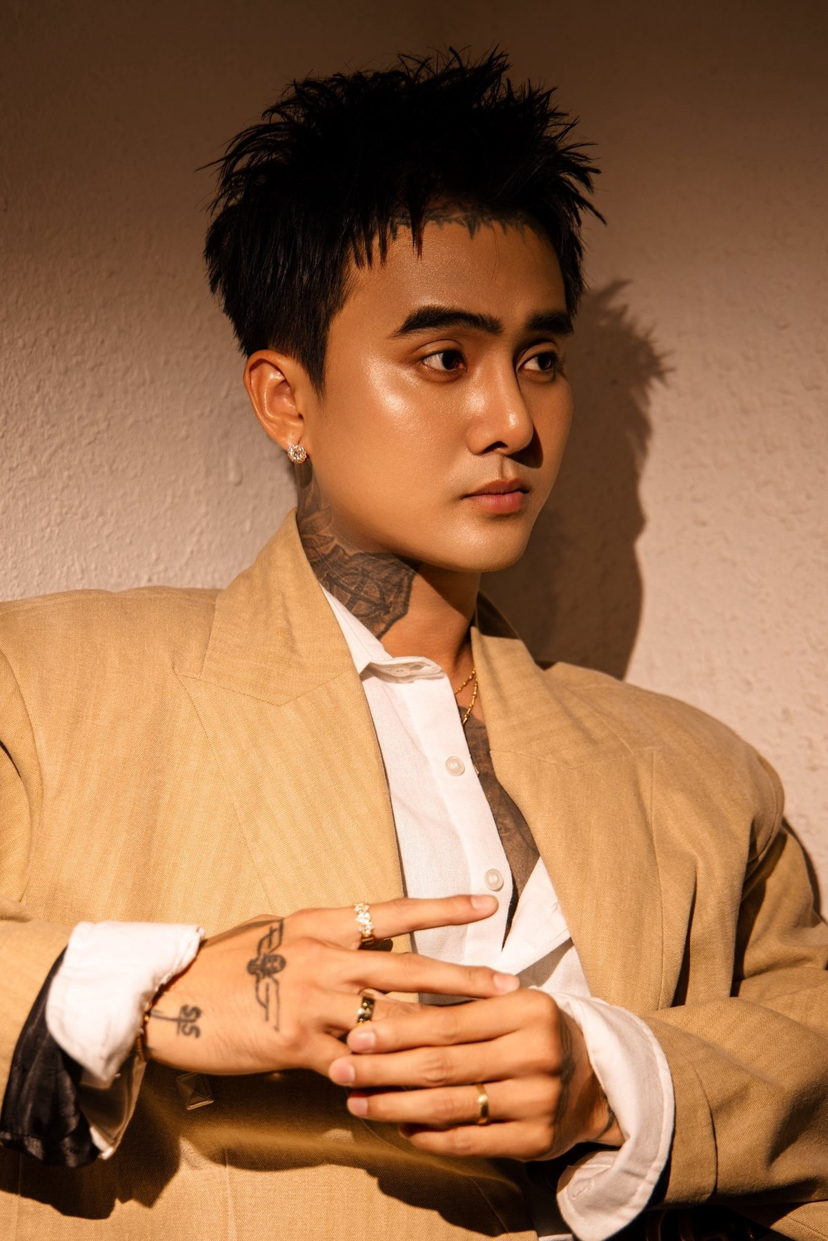 Đạt G háo hức chờ ngày nhận giấy Đăng ký kết hôn với Cindy Lư. Ảnh: FB Nguyễn Tấn Đạt